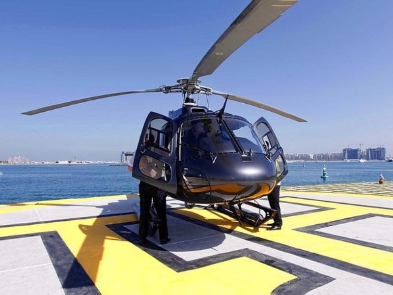 Experience the Thrill of a Lifetime: Discover Dubai’s Awe-Inspiring Atlantis from a Helicopter